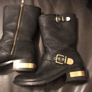 Vince Camuto 9.5 boots